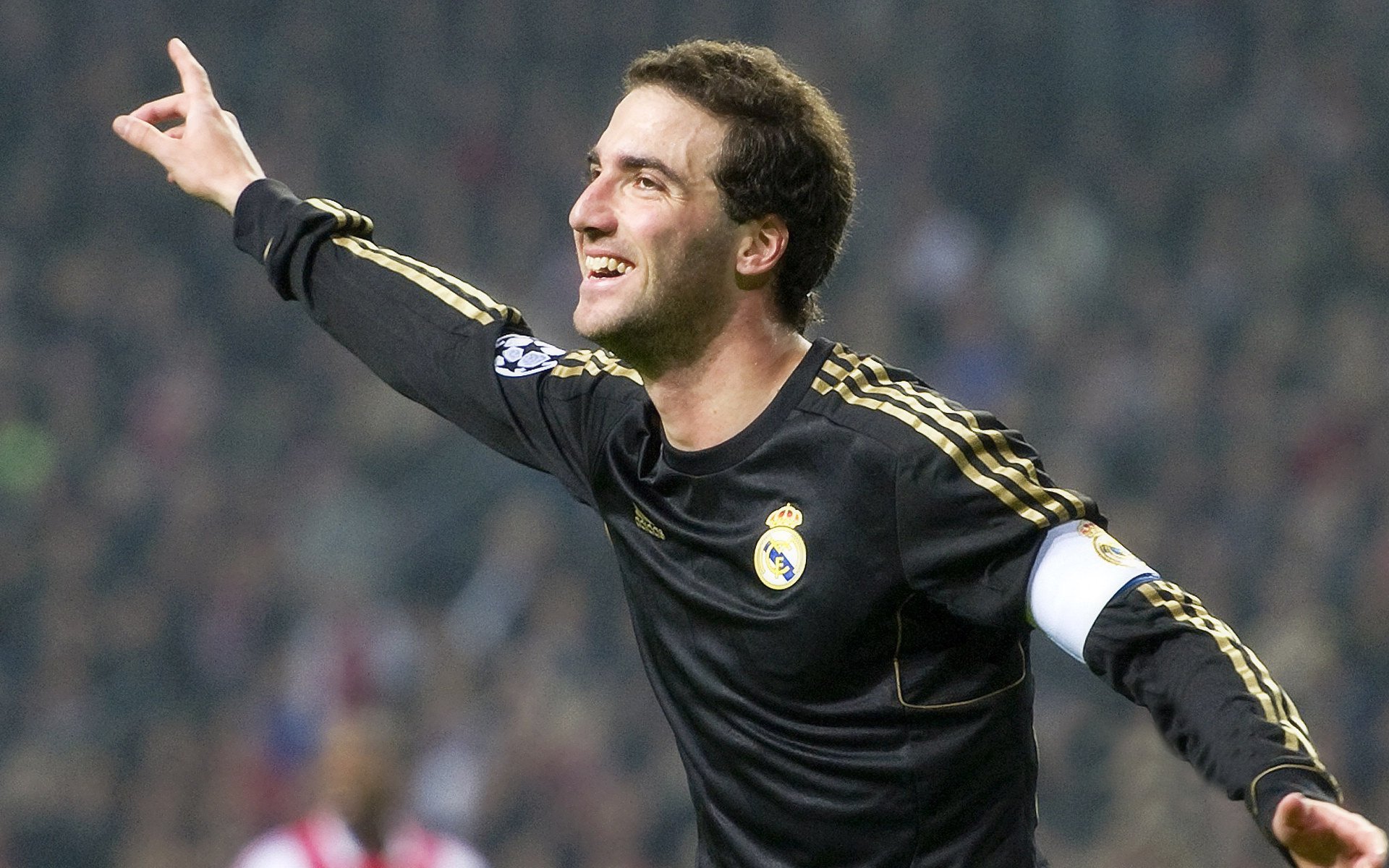 华拉度主场遭遇惨败，需调整状态，华拉度列