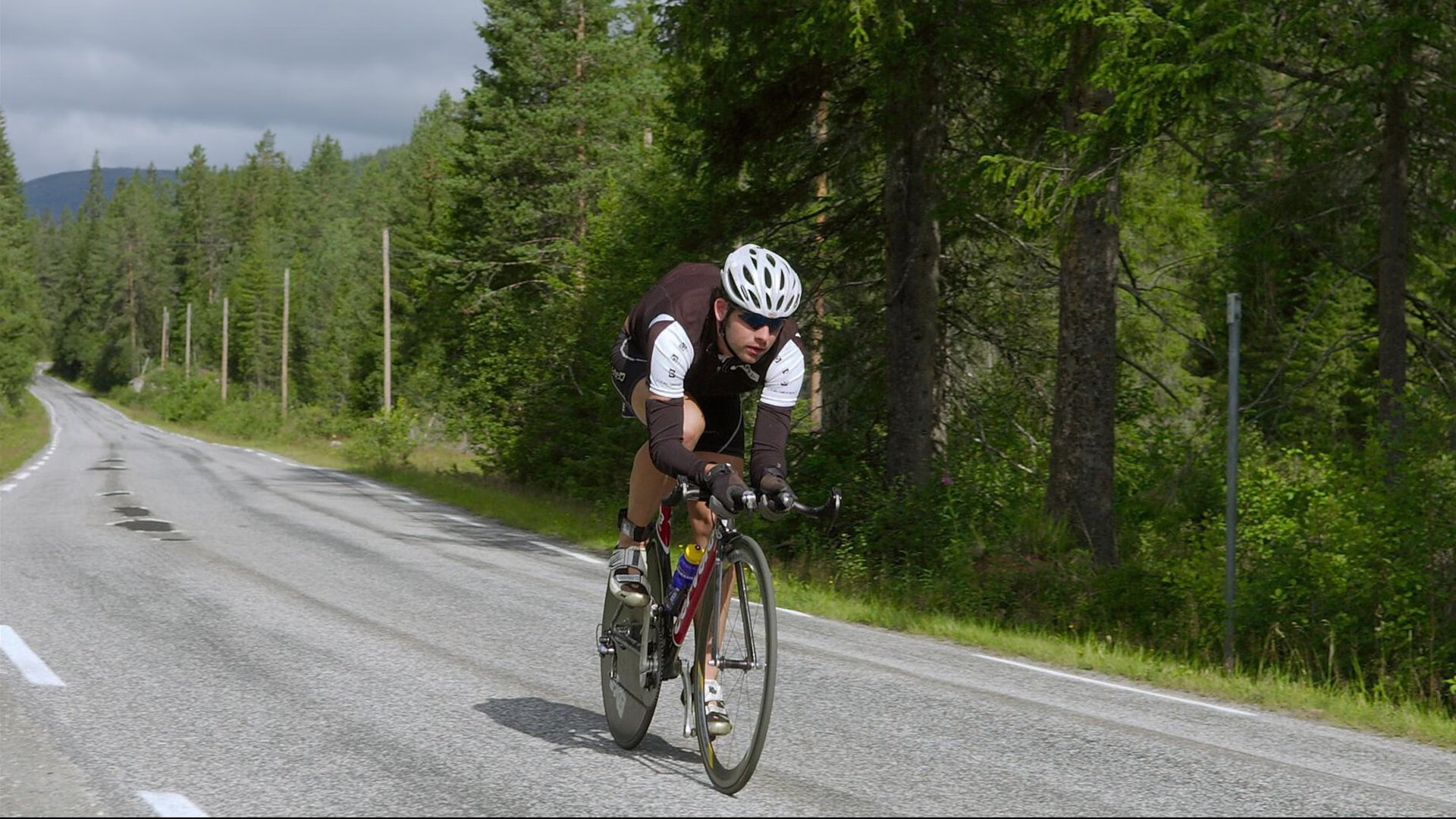 比利时举重选手在女子55公斤级比赛中获得第七名,比利时举重妹子